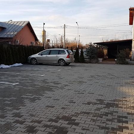 Hotel Viva Ploieşti Extérieur photo