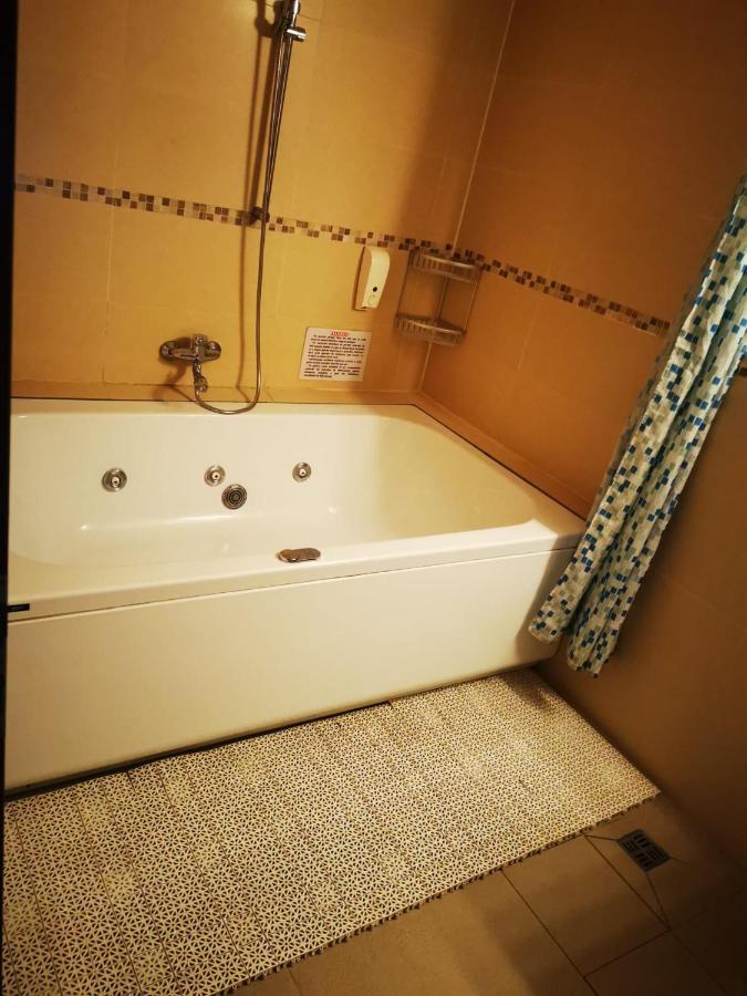 Hotel Viva Ploieşti Extérieur photo