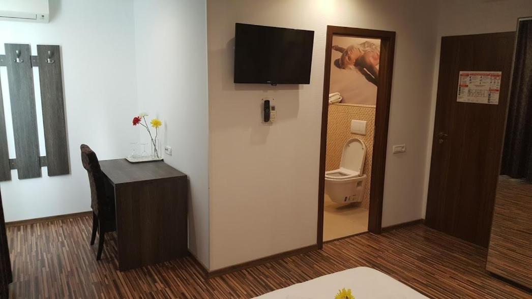 Hotel Viva Ploieşti Extérieur photo