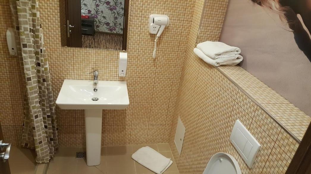 Hotel Viva Ploieşti Extérieur photo