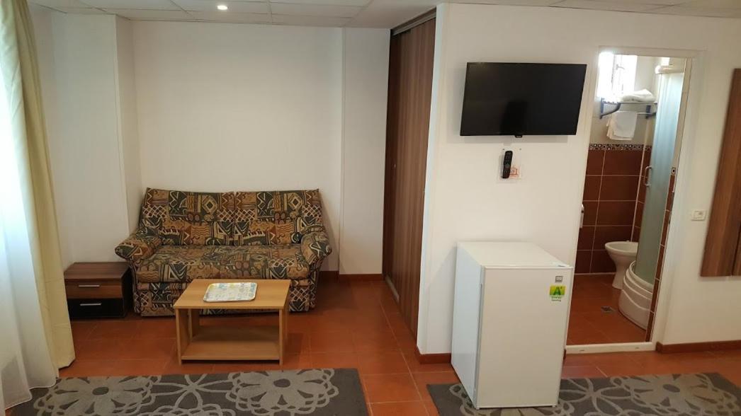 Hotel Viva Ploieşti Extérieur photo