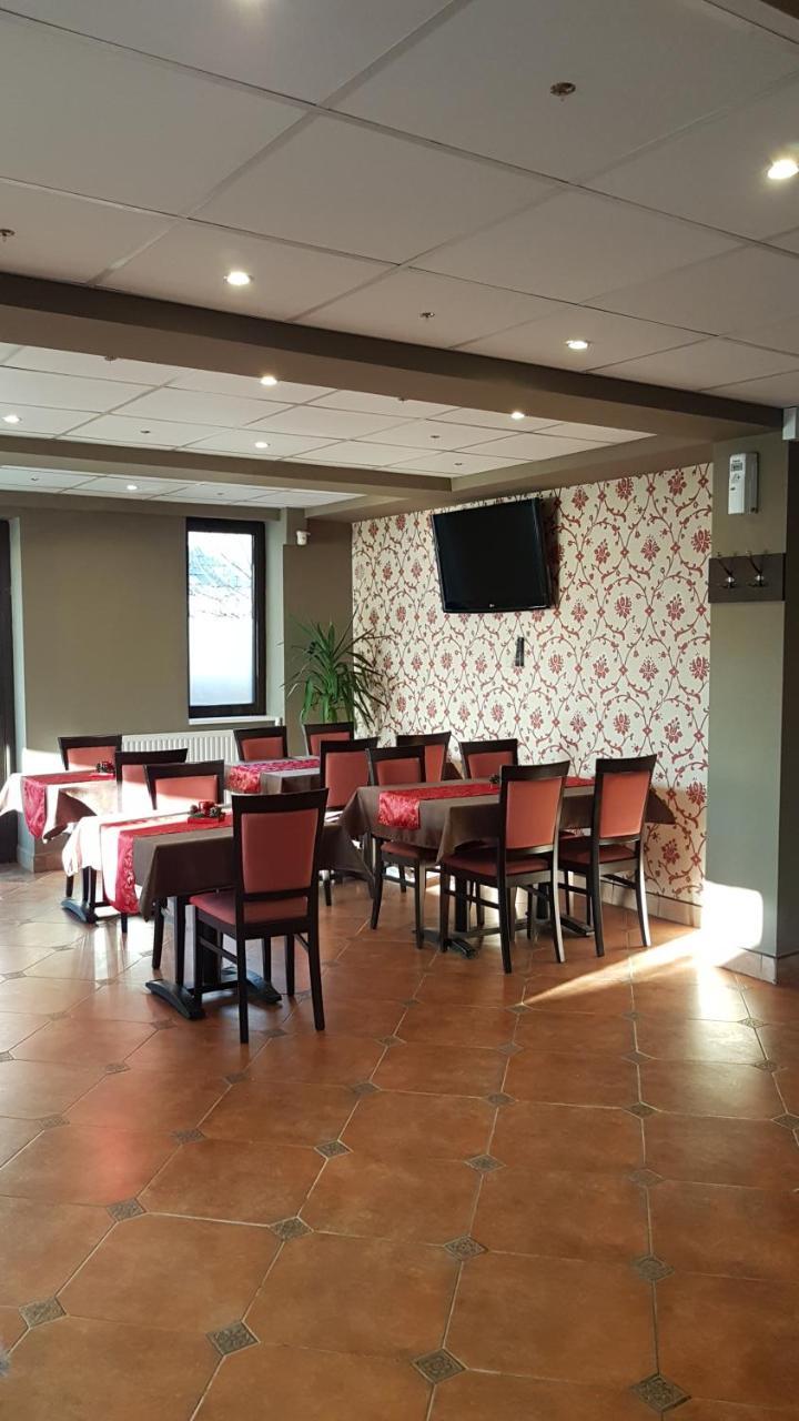 Hotel Viva Ploieşti Extérieur photo