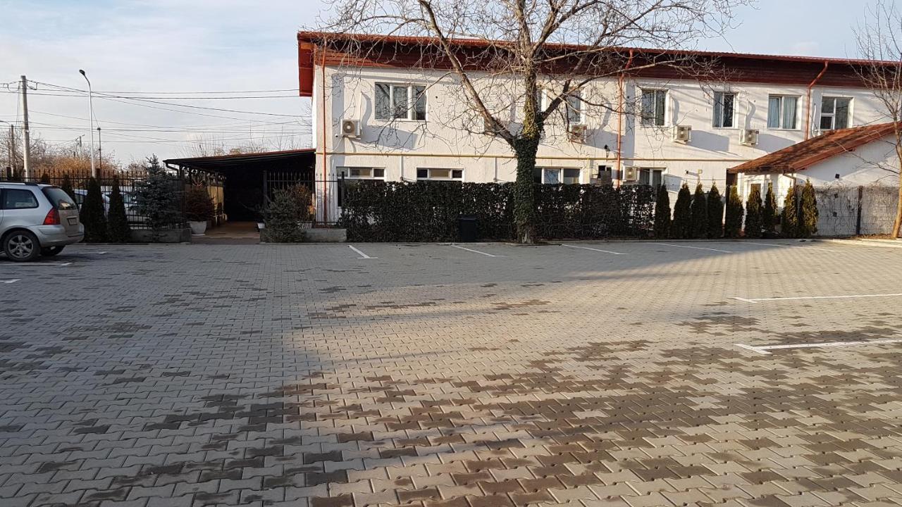 Hotel Viva Ploieşti Extérieur photo